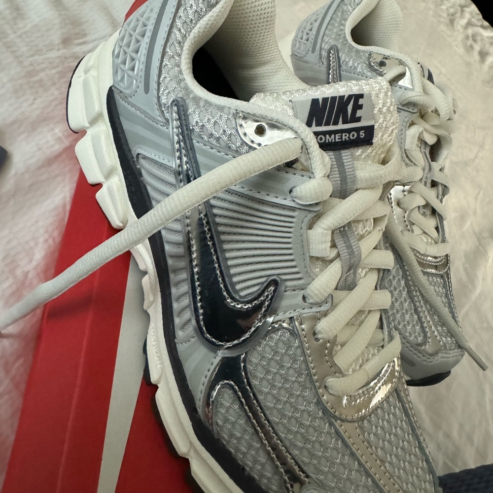 Nike Zoom Vomero 5 Silver Sneakers